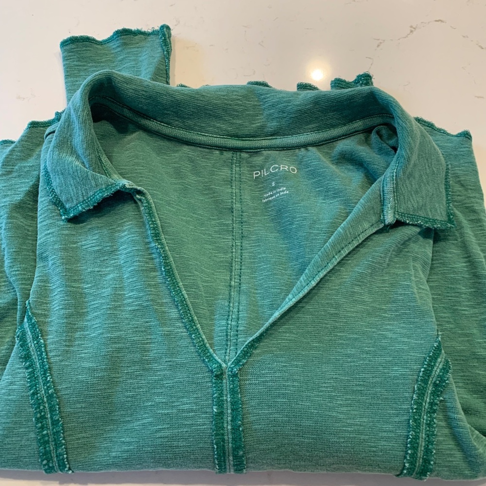 Anthropologie Pilcro Stitched Long-Sleeve Top V Neck Collared in Green - Picture 3 of 4